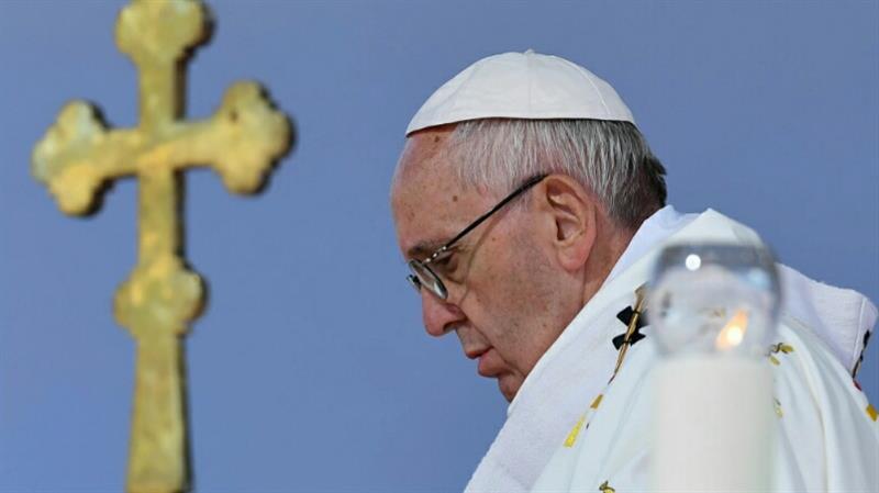 Le pape accuse les manuels scolaires français de propager la « théorie du genre »