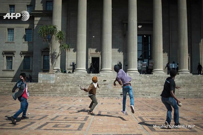 Afrique du Sud: violents heurts pour dénoncer la hausse des frais universitaires