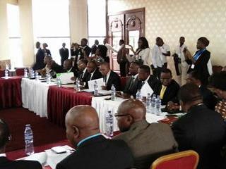 RDC: Hier à Béatrice Hôtel où se tient la réunion du Comité préparatoire du dialogue national : Edem Kodjo présente sa feuille de route