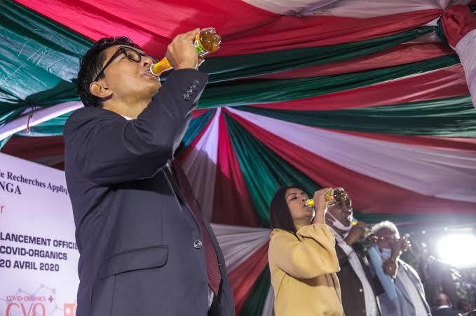 Le président malgache lance son "remède" contre le coronavirus