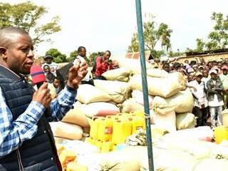 BENI : des vivres et non vivres distribués à plus de 500 ménages des déplacés par le Gouverneur Carly Nzanzu K, La Nouvelle Afrique