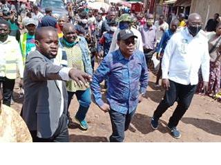 BUKAVU/ infrastructures : Théo Ngwabidje s'engage à réhabiliter la voirie du quartier Cimpunda